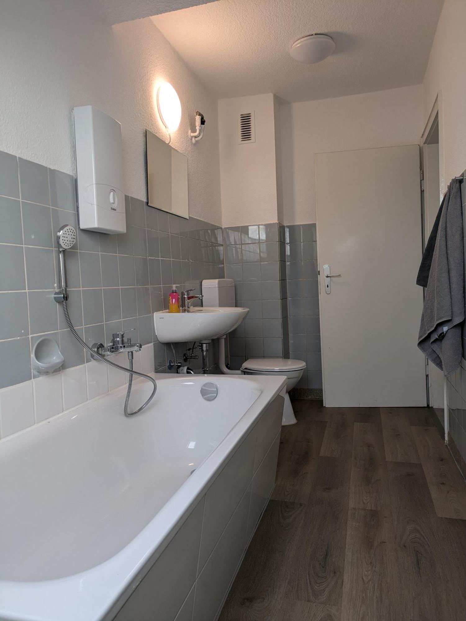 Interaktiv Appartements In Ratingen - Duesseldorferstrasse Luaran gambar